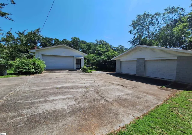 3rd image of 107 Pine Rd, Laurens, SC 29360 | MLS# 1566426