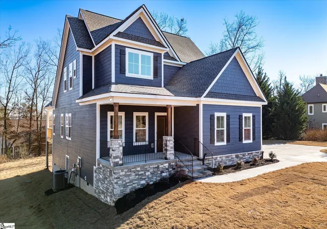 Photo 3 of Single family home for sale at 408 Falcons Lair West Dr, Walhalla, SC 29691 | MLS# 1580938 | Listing updated on 2026-09-04
