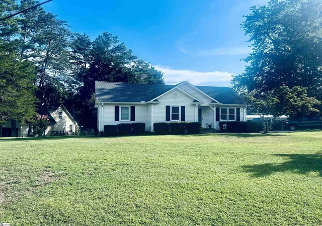 Photo 2 of Single family home for sale at 201 Cox Ridge Ct, Travelers Rest, SC 29690 | MLS# 1598069 | Listing updated on 2026-07-17