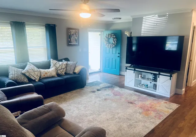 Photo 3 of Single family home for sale at 201 Cox Ridge Ct, Travelers Rest, SC 29690 | MLS# 1598069 | Listing updated on 2026-07-17
