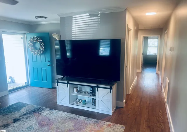 Photo 3 of Single family home for sale at 201 Cox Ridge Ct, Travelers Rest, SC 29690 | MLS# 1598069 | Listing updated on 2026-07-17