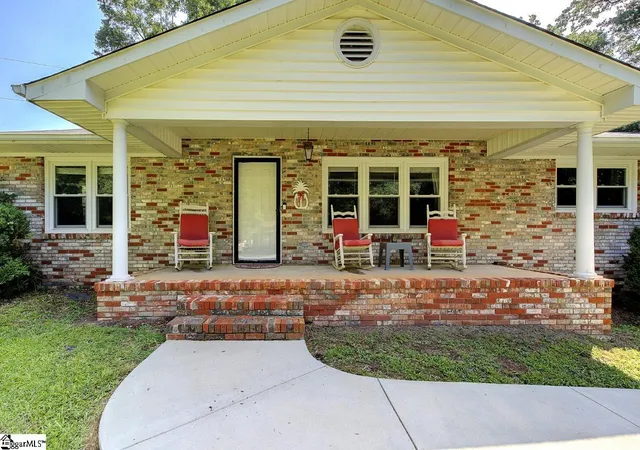 Photo 2 of Single family home for sale at 303 Mill St, Williamston, SC 29697 | MLS# 1600435 | Listing updated on 2026-08-27