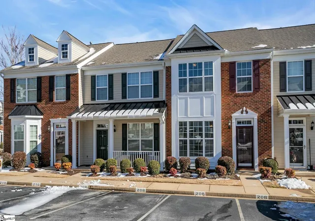 Photo 3 of Townhouse for sale at 206 Elise Dr, Greer, SC 29650 | MLS# 1580362 | Listing updated on 2026-02-24