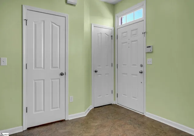 Listing Photo 4 - Condo for sale in building located at 206 Elise Dr, Greer, SC 29650