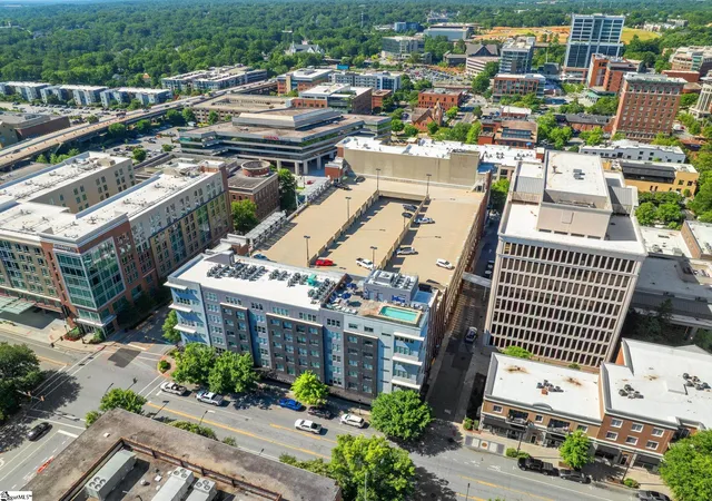 2nd image of 100 E Washington St, Greenville, SC 29601