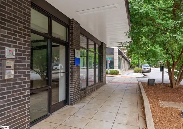 4th image of 100 E Washington St, Greenville, SC 29601