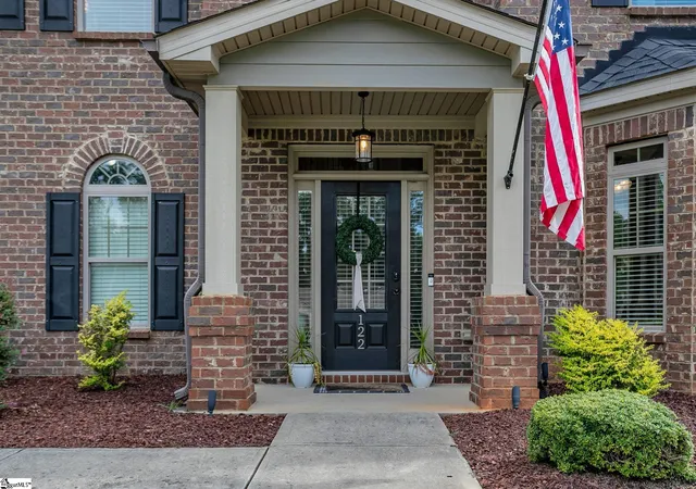Photo 4 of Single family home for sale at 122 James Lake Wy, Easley, SC 29642 | MLS# 1600320 | Listing updated on 2026-08-10