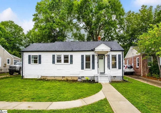 Photo 1 of Single family home for sale at 405 Perry Rd, Greenville, SC 29609 | MLS# 1599195 | Listing updated on 2026-08-27