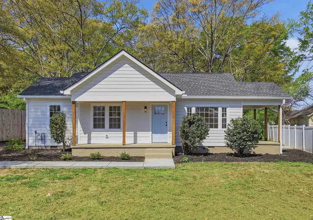 Photo 1 of Single family home for sale at 4 Wembley Rd, Greenville, SC 29607 | MLS# 1586327 | Listing updated on 2026-06-08