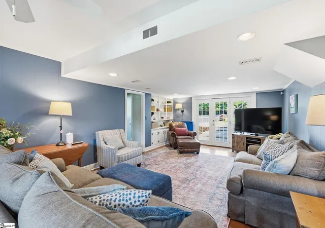 Homes for sale in Greenville, SC | 803 Parkins Mill Rd, Greenville, SC 29607 | MLS# 1590634