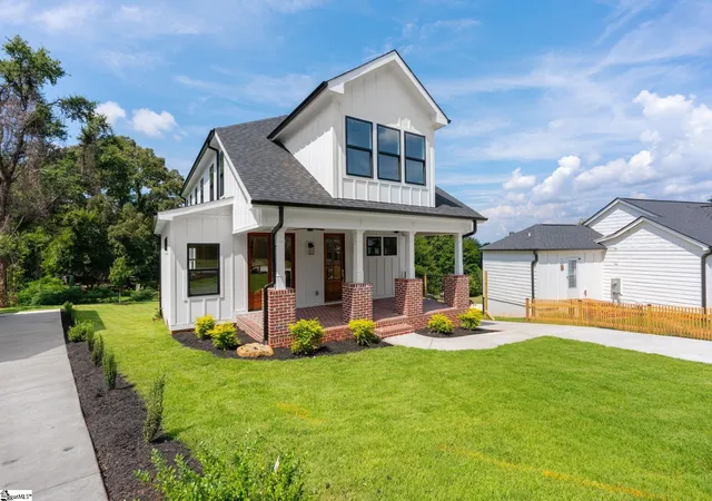 Photo 2 of Single family home for sale at 4a Maco St, Greenville, SC 29607 | MLS# 1602479 | Listing updated on 2026-09-01