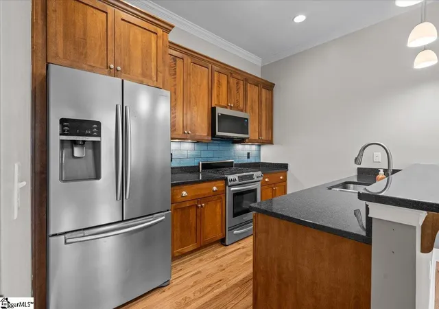 5th image of 10 Edge Ct, Greenville, SC 29609
