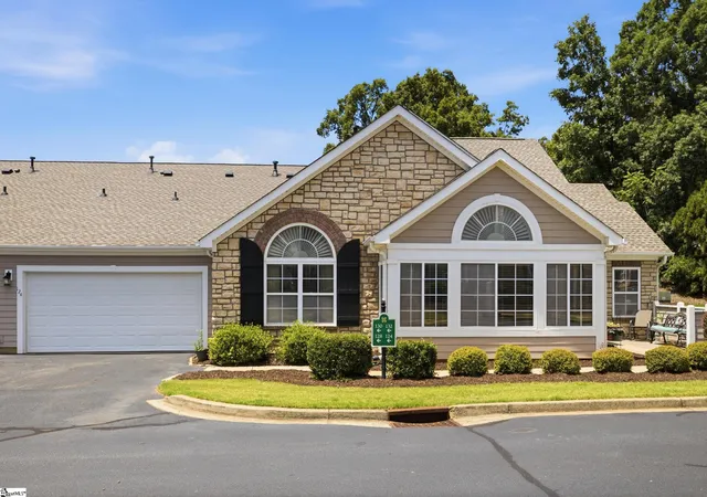 1st image of 124 Ravines Ln, Spartanburg, SC 29301 | MLS# 1594835