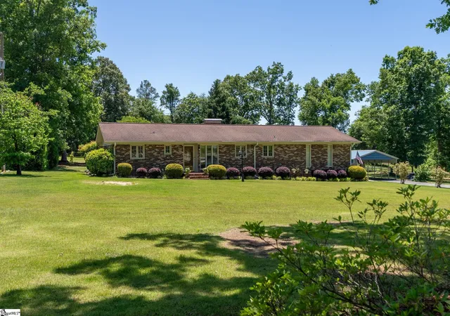 Photo 1 of Single family home for sale at 136 Bagwell St, Easley, SC 29640 | MLS# 1601497 | Listing updated on 2026-08-20