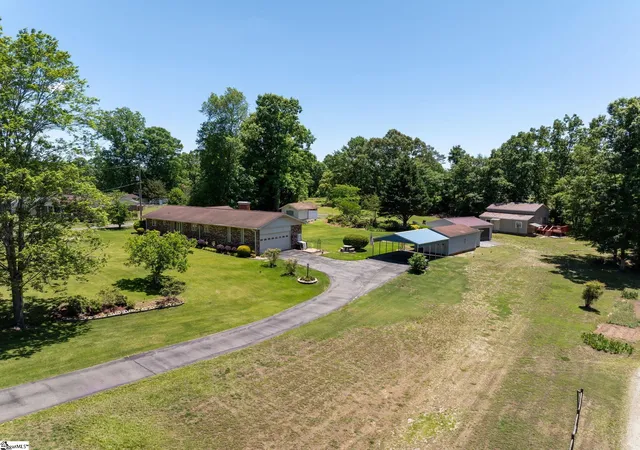 Photo 2 of Single family home for sale at 136 Bagwell St, Easley, SC 29640 | MLS# 1601497 | Listing updated on 2026-08-20