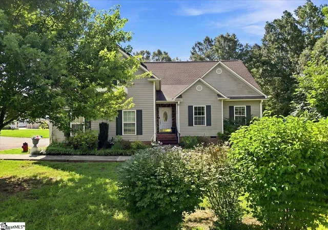Photo 1 of Single family home for sale at 185 Williams Dr, Campobello, SC 29322 | MLS# 1600288 | Listing updated on 2026-08-08