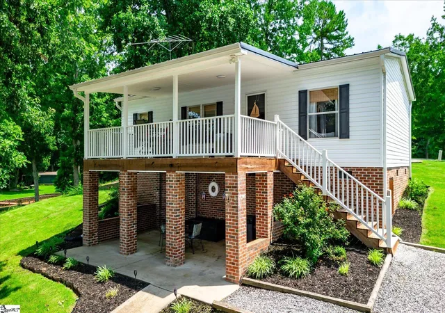 Photo 2 of Sale Pending at 34 Owens Pt, Abbeville, SC 29620 | MLS# 1599168 | Listing updated on 2026-09-10
