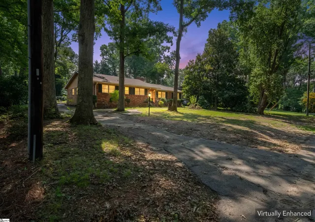 Photo 2 of Single family home for sale at 213 Dellrose Cir, Taylors, SC 29687 | MLS# 1599346 | Listing updated on 2026-08-14