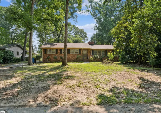 Photo 3 of Single family home for sale at 213 Dellrose Cir, Taylors, SC 29687 | MLS# 1599346 | Listing updated on 2026-08-14
