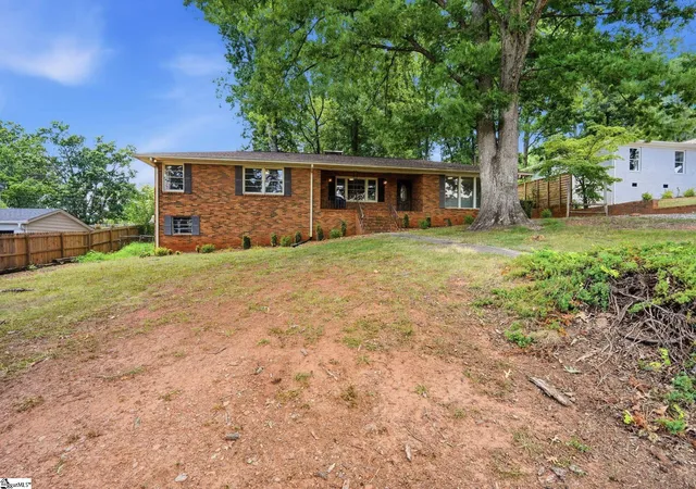 Photo 1 of Single family home for sale at 109 Club View Dr, Greenville, SC 29609 | MLS# 1598941 | Listing updated on 2026-08-13