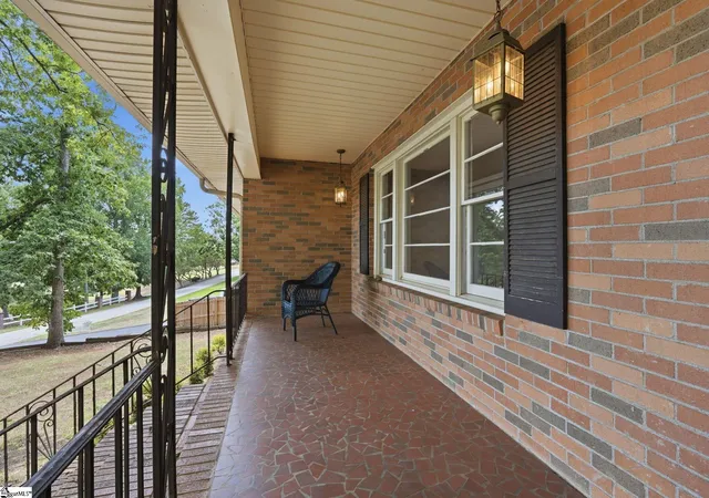 Photo 3 of Single family home for sale at 109 Club View Dr, Greenville, SC 29609 | MLS# 1598941 | Listing updated on 2026-08-13