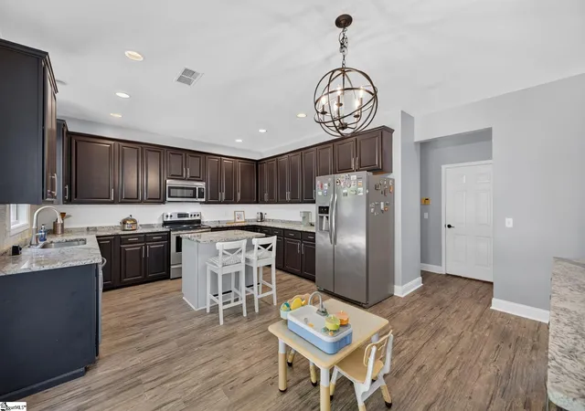 Photo 3 of Sale Pending at 513 Adeline Ct, Simpsonville, SC 29681 | MLS# 1598009 | Listing updated on 2026-10-07