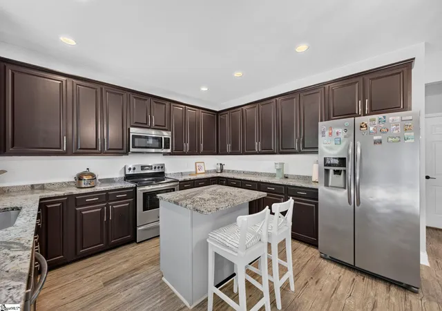 Photo 4 of Sale Pending at 513 Adeline Ct, Simpsonville, SC 29681 | MLS# 1598009 | Listing updated on 2026-10-07