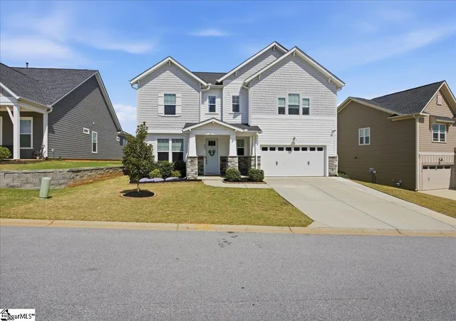 Photo 3 of Single family home for sale at 303 Durness Dr, Simpsonville, SC 29681 | MLS# 1587454 | Listing updated on 2026-09-16