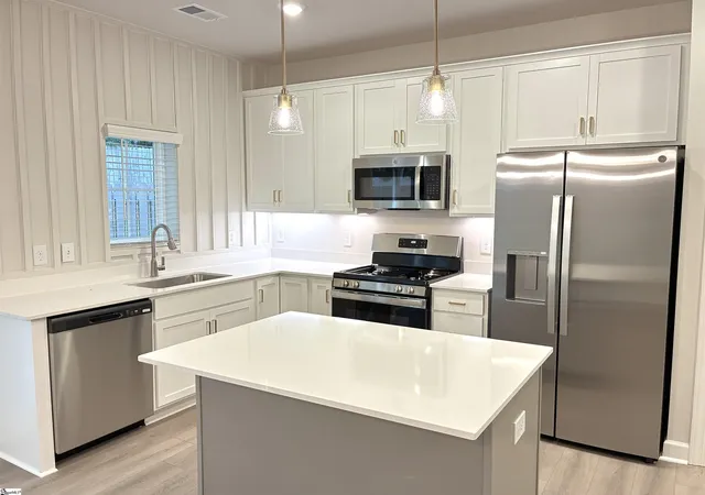 Photo 3 of Townhouse for sale at 250 Taylor Woods Ct, Greenville, SC 29607 | MLS# 1592257 | Listing updated on 2026-08-06