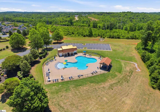 Photo 2 of Single family home for sale at 284 Double Crest Dr, Taylors, SC 29687 | MLS# 1591974 | Listing updated on 2026-08-17