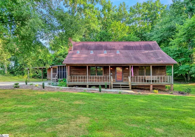 Photo 1 of Single family home for sale at 346 Shenandoah Dr, Laurens, SC 29630 | MLS# 1596807 | Listing updated on 2026-08-16