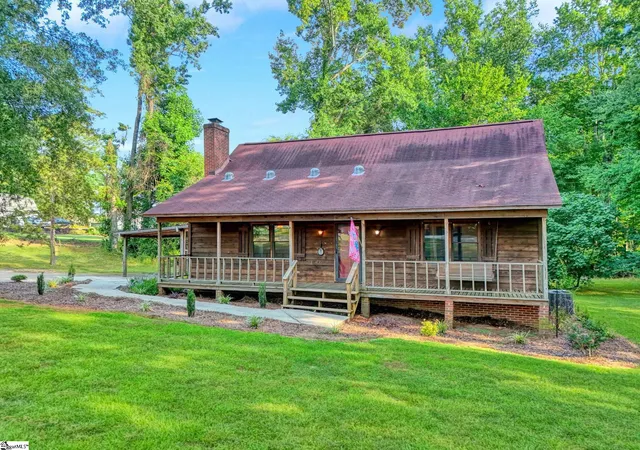 Photo 2 of Single family home for sale at 346 Shenandoah Dr, Laurens, SC 29630 | MLS# 1596807 | Listing updated on 2026-08-16