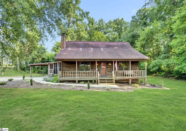 Photo 3 of Single family home for sale at 346 Shenandoah Dr, Laurens, SC 29630 | MLS# 1596807 | Listing updated on 2026-08-16