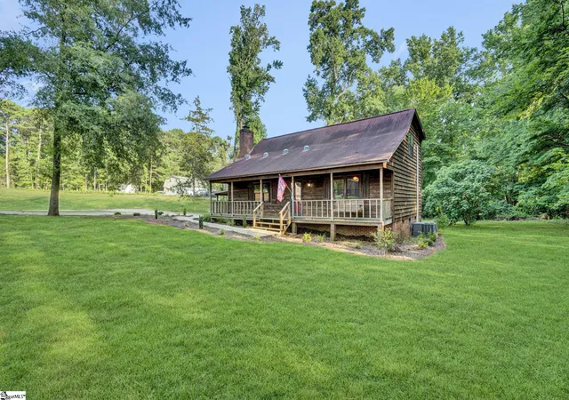 Photo 3 of Single family home for sale at 346 Shenandoah Dr, Laurens, SC 29630 | MLS# 1596807 | Listing updated on 2026-08-16