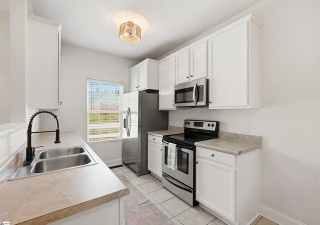 Photo 3 of Townhouse for sale at 523 E Perkins Creek Rd, Seneca, SC 29678 | MLS# 1598323 | Listing updated on 2026-09-03