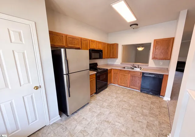 Photo 2 of Townhouse for sale at 615 Graythorn Ln, Greenville, SC 29607 | MLS# 1600437 | Listing updated on 2026-08-11