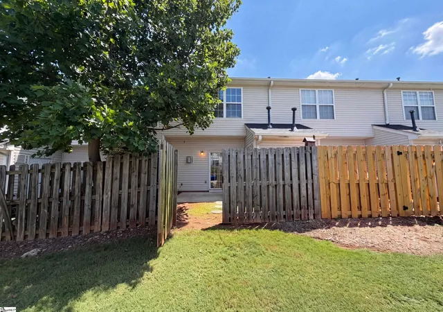 Photo 4 of Townhouse for sale at 615 Graythorn Ln, Greenville, SC 29607 | MLS# 1600437 | Listing updated on 2026-08-11