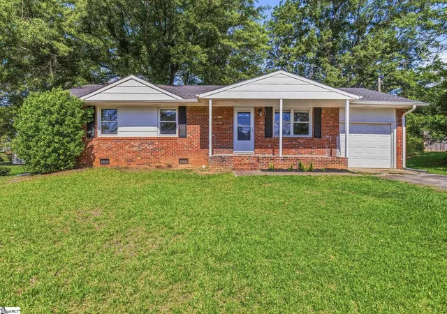 Photo 1 of Single family home for sale at 711 Hellams St, Fountain Inn, SC 29644 | MLS# 1595786 | Listing updated on 2026-08-23