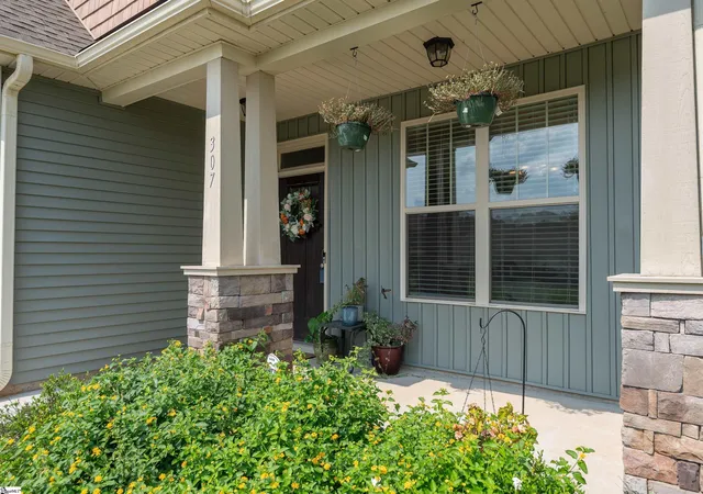 Photo 2 of Single family home for sale at 307 Barnhill Ct, Greenville, SC 29617 | MLS# 1598971 | Listing updated on 2026-09-09