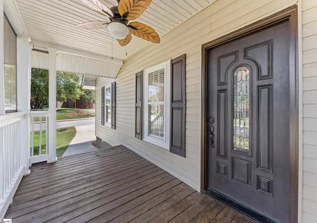 Photo 3 of Single family home for sale at 201 Beattie St, Simpsonville, SC 29681 | MLS# 1601929 | Listing updated on 2026-10-07