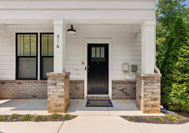 Photo 3 of Townhouse for sale at 516 Guess St, Greenville, SC 29605 | MLS# 1580503 | Listing updated on 2026-07-24