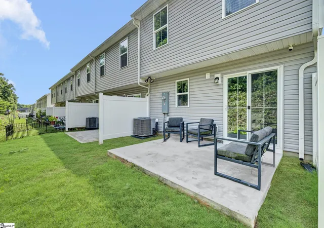 Photo 3 of Townhouse for sale at 101 Sarnesfield Wy, Greenville, SC 29605 | MLS# 1596383 | Listing updated on 2026-07-01