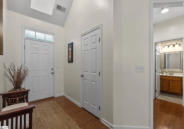 Photo 4 of Single family home for sale at 12 Weston Brook Wy, Greenville, SC 29607 | MLS# 1598456 | Listing updated on 2026-09-11