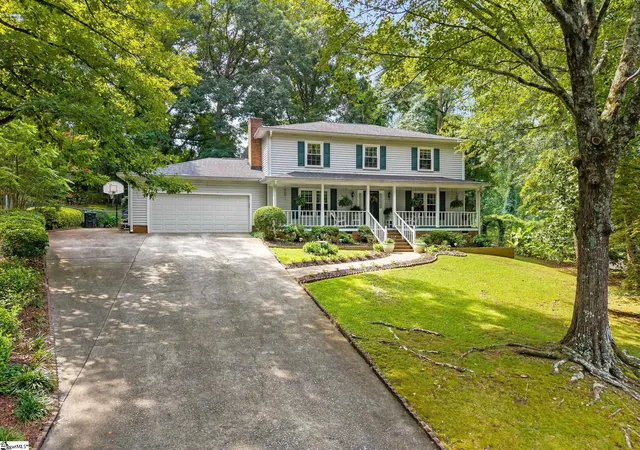Photo 2 of Single family home for sale at 120 E Woodburn Dr, Taylors, SC 29687 | MLS# 1600099 | Listing updated on 2026-09-08