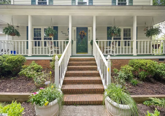 Photo 3 of Single family home for sale at 120 E Woodburn Dr, Taylors, SC 29687 | MLS# 1600099 | Listing updated on 2026-09-08