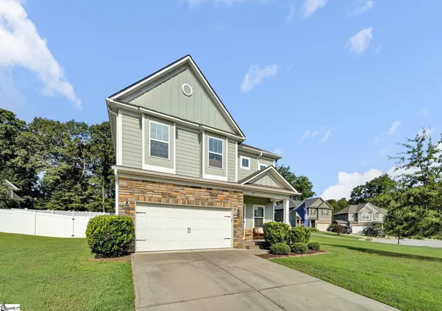 Photo 3 of Single family home for sale at 109 Brierfield Wy, Fountain Inn, SC 29644 | MLS# 1599340 | Listing updated on 2026-07-31