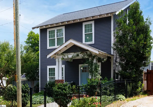 Photo 3 of Single family home for sale at 501 Anderson St, Greenville, SC 29601 | MLS# 1602100 | Listing updated on 2026-08-31