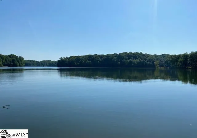 3rd image of 102 Peninsula Dr, Laurens, SC 29360 | MLS# 1592343