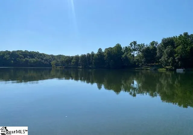4th image of 102 Peninsula Dr, Laurens, SC 29360 | MLS# 1592343
