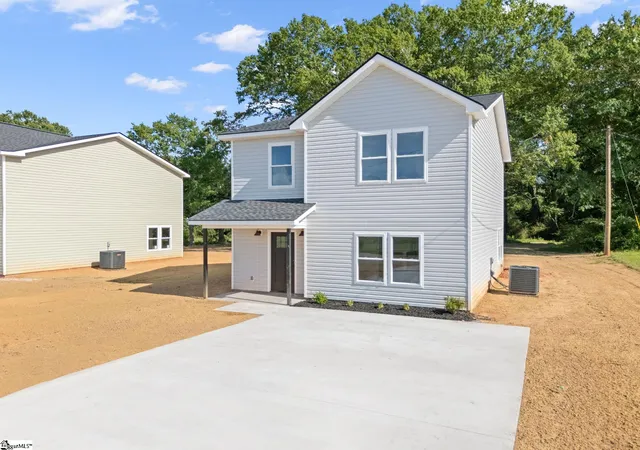 Photo 2 of Single family home for sale at 704 Laurel St, Honea Path, SC 29654 | MLS# 1594002 | Listing updated on 2026-09-08